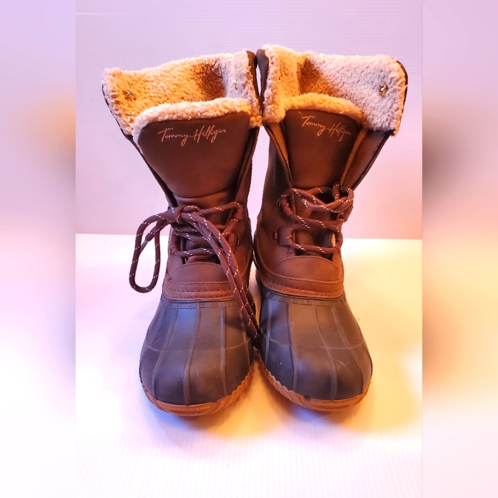 Tommy Hilfiger Duck Brown Boots Fully Lined Size 6M